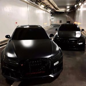 动漫男人玩弄美女的奶头
