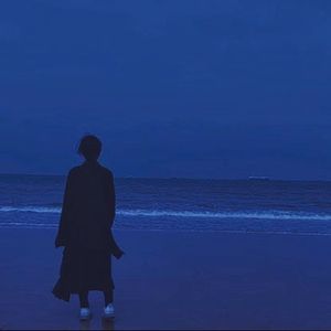 动漫男人玩弄美女的奶头
